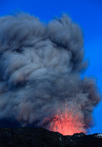 全球火山爆发影响揭秘，背后的科学机制解析